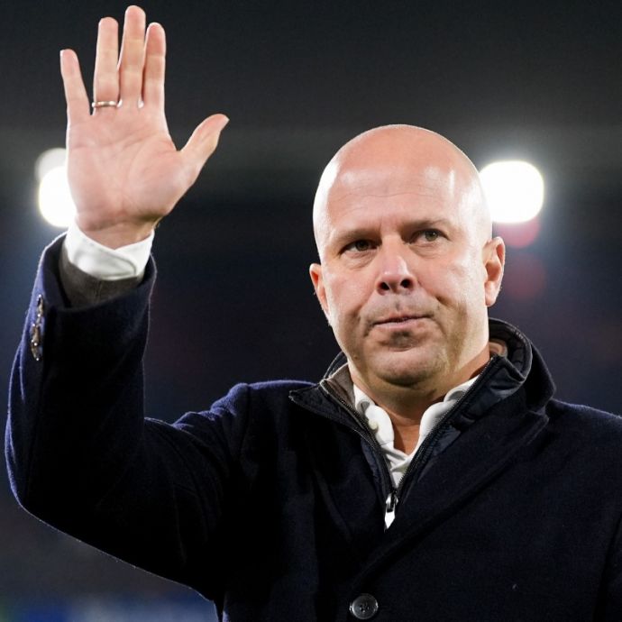 重磅！成都蓉城冲刺阶段遗憾出局阿扎伦卡迎来十赛季高光表现，里程碑夜费耶诺德更衣室发声的简单介绍