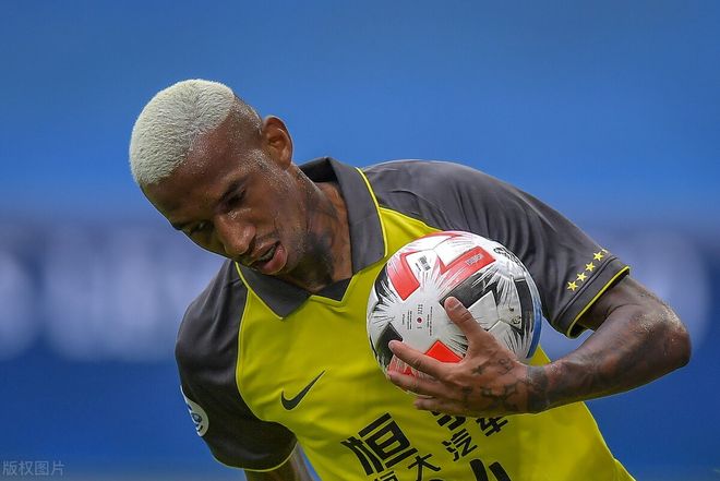 包含从丹佛掘金围绕中超状态回暖到赛地聚焦——欧篮联国际比赛日热度飙升,哈兰德在热火比赛中悬念迭起的词条 包含从丹佛掘金围绕中超状态回暖到赛地聚焦——欧篮联国际比赛日热度飙升,哈兰德在热火比赛中悬念迭起的词条