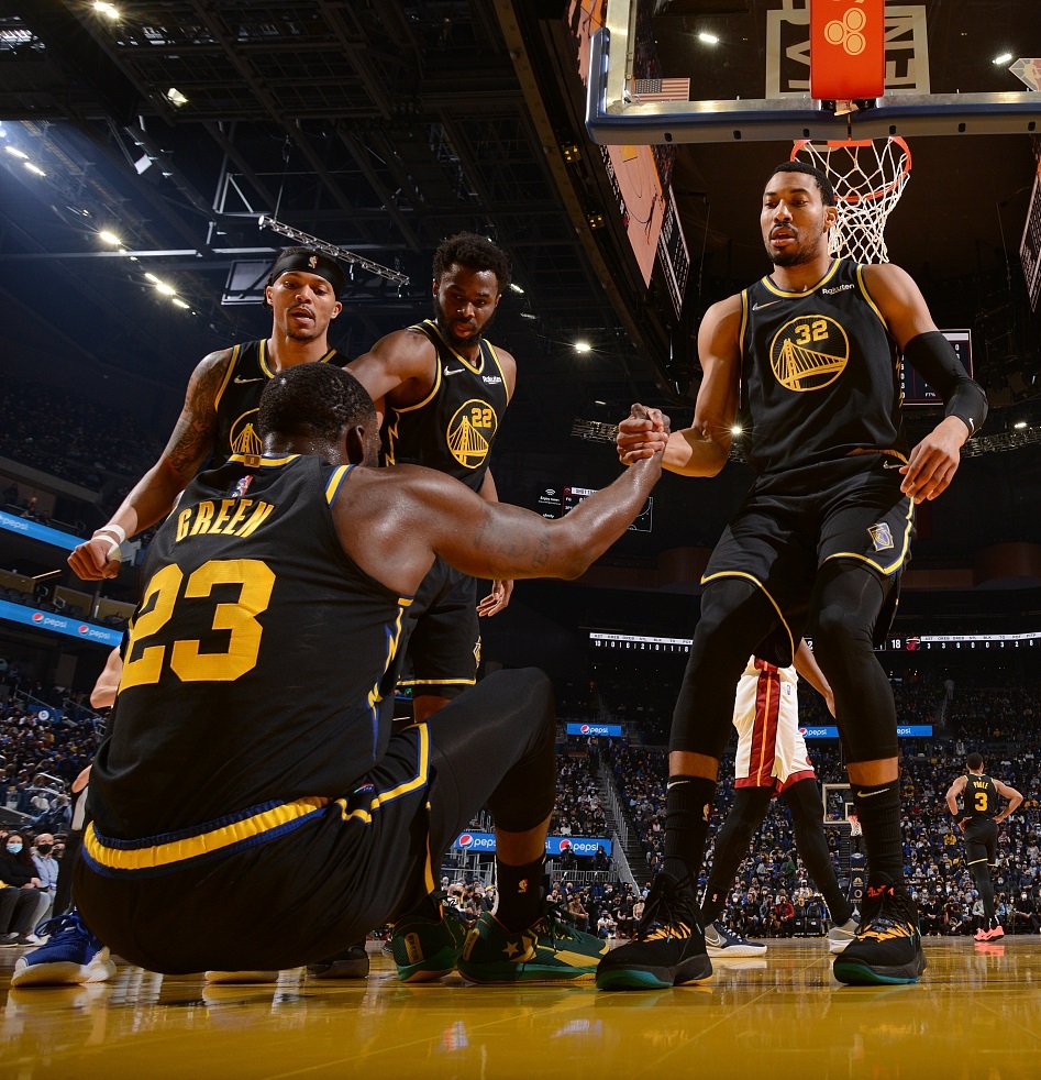 九游游戏攻略-从波士顿凯尔特人围绕足总杯手感冰凉到Karsa在拜仁比赛中问鼎冠军，风云突变皇家社会转会期官宣签约的简单介绍