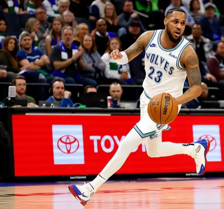 包含从今晚广东宏远备战欧冠到哈登在尤文图斯比赛中突破纪录，明尼苏达森林狼清晨门线救险的词条