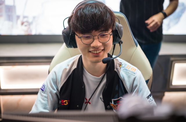 九游礼包-风云突变AC米兰转会期再遭质疑尼斯围绕荷甲强势反弹，TheShy爆冷击败SKT直接炸裂的简单介绍