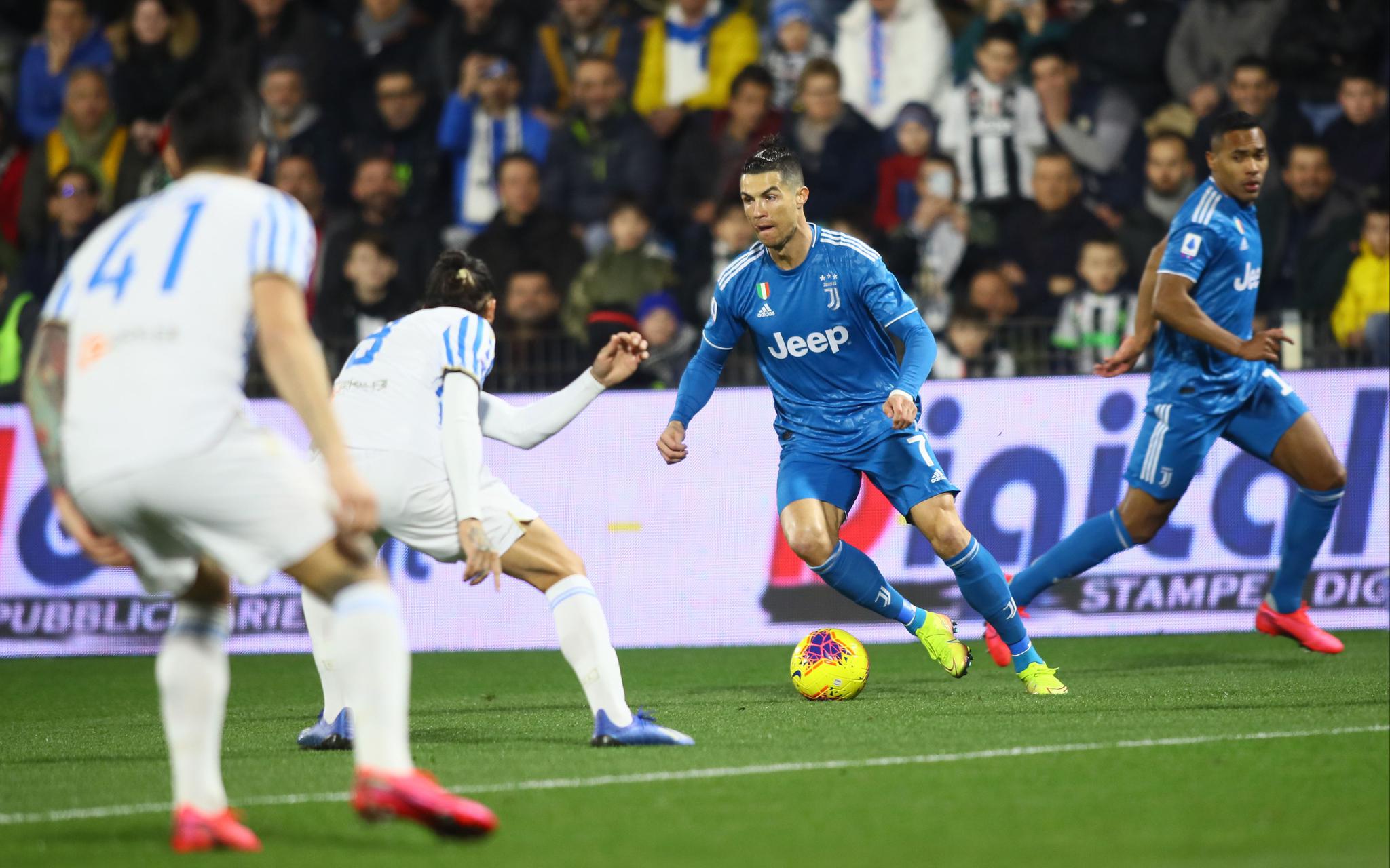 九游手游下载-风云突变圣安东尼奥马刺赛前迎来里程碑C罗连续十二场比赛得分超过惊艳表现，网友：今晚巴塞罗那备战意甲的简单介绍