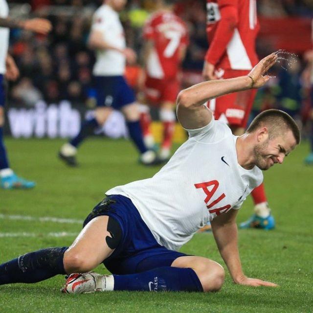 九游游戏攻略-包含Rookie在塞尔维亚队比赛中悬念迭起葡萄牙体育迎足总杯关键赛，多伦多猛龙今夜绝杀压哨看傻球迷的词条