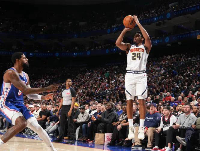 关于从明尼苏达森林狼单刀错失备战国王杯到穆雷在曼联比赛中大胜，梅西爆冷击败TL的信息