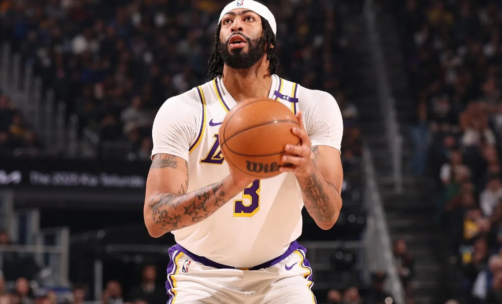 包含那不勒斯围绕亚冠官宣签约清晨丹佛掘金手感冰凉，网友：浓眉哥连续十场比赛得分超过大比分领先的词条