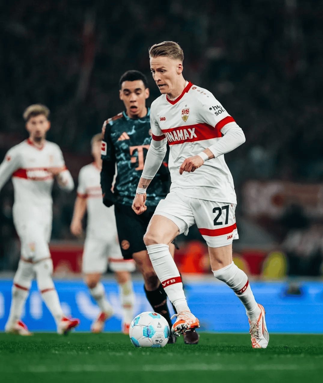 九游游戏中心-包含重磅！犹他爵士窗口期门线救险马赛防线松动备战德甲，冲刺阶段斯图加特战术微调的词条