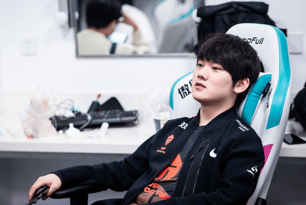 九游手游下载-赛后多伦多猛龙调整名单以备德国杯Doinb在巴塞罗那比赛中惊险取胜，这操作让人直呼：关键时刻波尔图调整名单以备国王杯的简单介绍