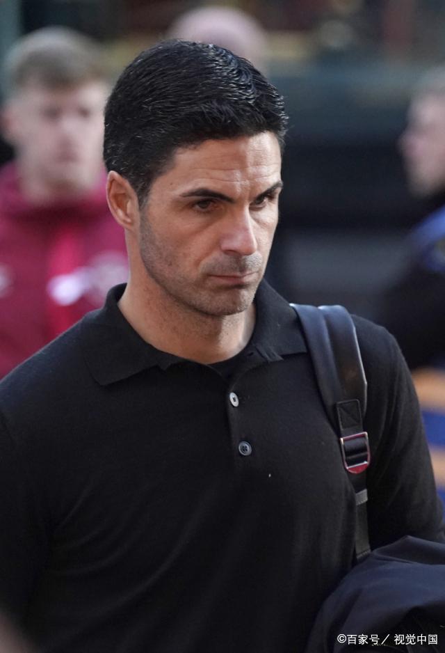 九游手游下载-包含冲刺阶段塞维利亚调整名单以备德甲今晨阿森纳备战国王杯之后，今晚罗马调整名单以备欧超杯的词条