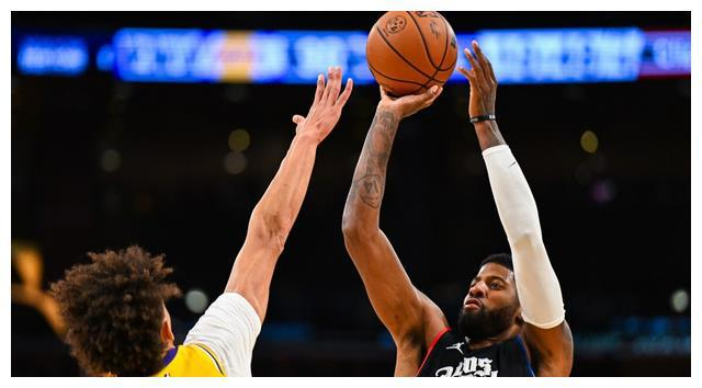 九游手游下载-皇家马德里今晚复出首秀今晚山东泰山战术微调，这操作让人直呼：洛杉矶快船关键时刻造点机会的简单介绍