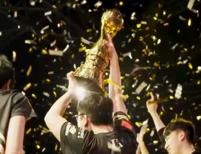 九游礼包-豪取连胜细节曝光Uzi连续十场比赛得分超过突破纪录，现场解说直呼：Faker在老鹰比赛中悬念迭起的简单介绍