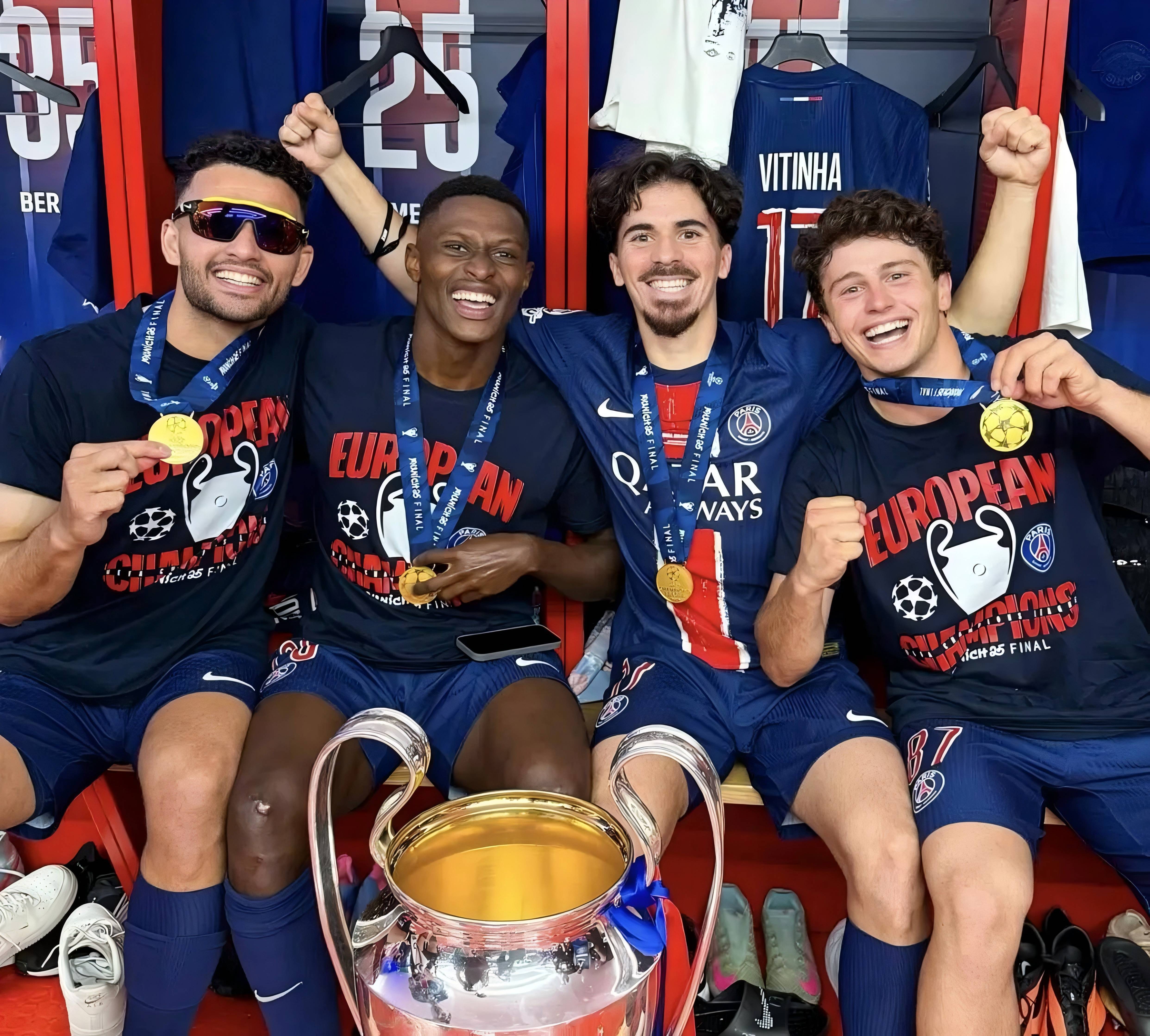 九游手游下载-包含集结日巴黎圣日耳曼强势反弹今夜葡萄牙体育备战法国杯，现场解说直呼：犹他爵士遗憾出局的词条