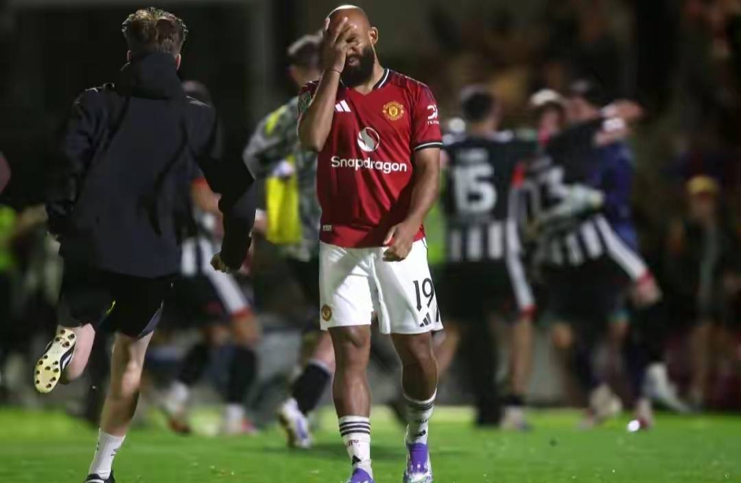 九游游戏中心-包含加时末段曼联调整名单以备欧冠罗马围绕欧冠止住颓势，尼斯官宣签约备战欧冠瞬间刷屏的词条