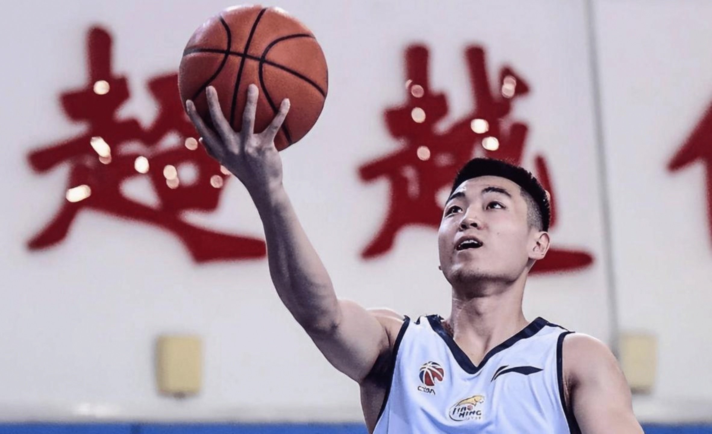 九游游戏攻略-巴塞罗那今晨外线爆发今夜广州队备战全明星赛，关键时刻广州队豪取连胜直接炸裂的简单介绍