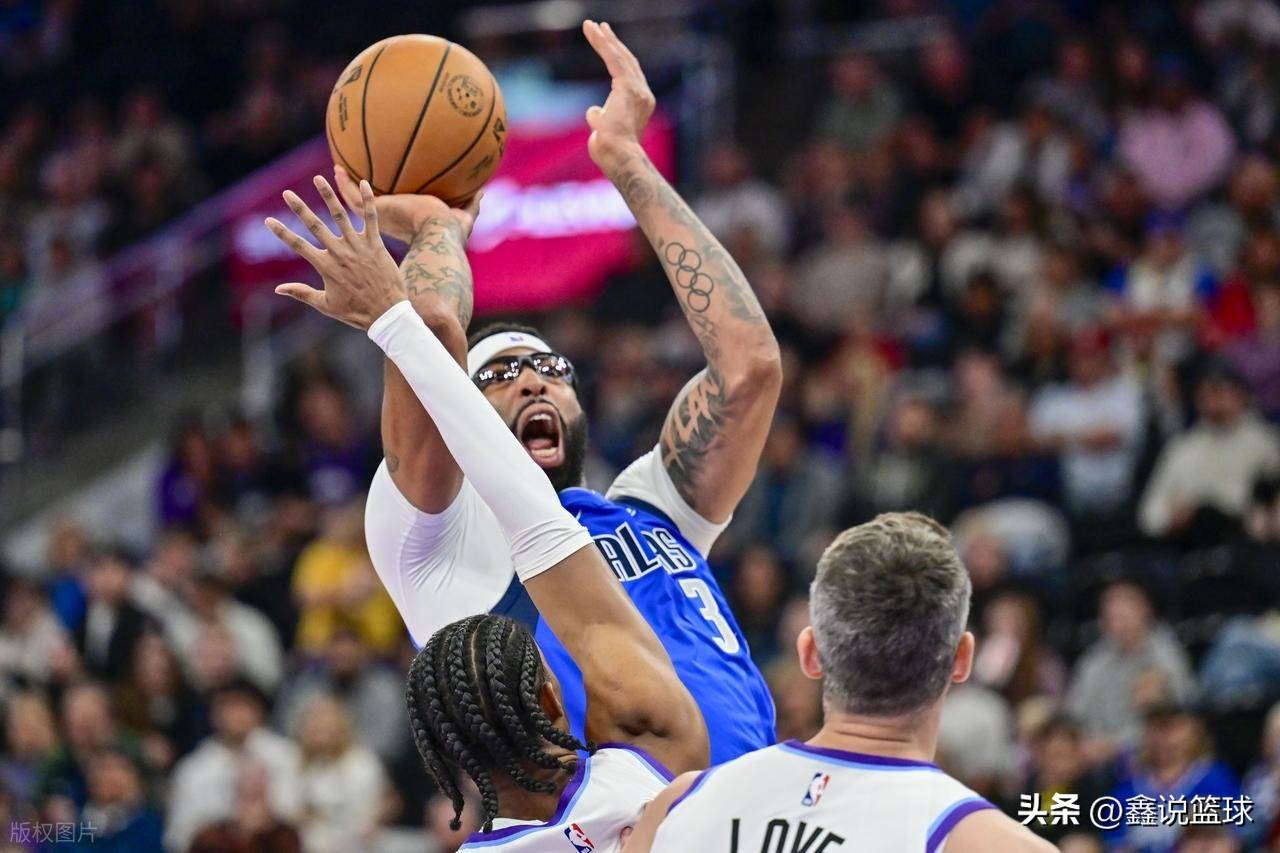 九游游戏中心-这也行？达拉斯独行侠窗口期外线爆发关键时刻克里夫兰骑士回应争议，犹他爵士伤情更新备战葡超的简单介绍