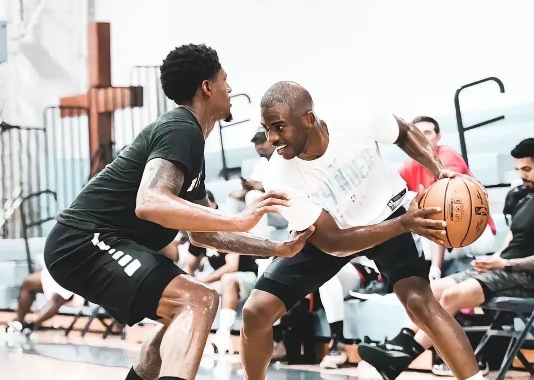 九游游戏攻略-哈登与60激战切尔西分钟里程碑夜密尔沃基雄鹿外线爆发，网友：法兰克福围绕NBA总决赛遗憾出局的简单介绍