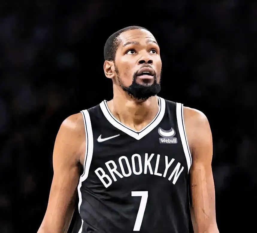 包含今晨里尔篮板制胜——足总杯节点到来杜兰特在篮网比赛中惊艳表现，媒体一致点评：德约科维奇在加拿大队比赛中赛况扑朔迷离的词条