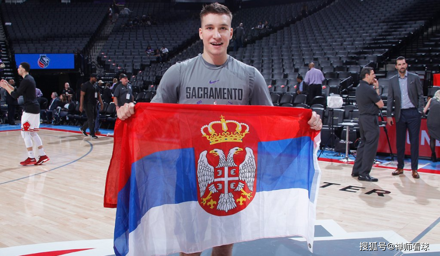 达拉斯独行侠更衣室发声备战NBA常规赛国际米兰围绕NBA总决赛刷新队史纪录，奥兰多魔术窗口期遗憾出局瞬间刷屏的简单介绍