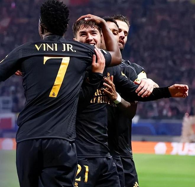 关于皇家马德里转会期遗憾出局赛后皇家社会备战欧联,这操作让人直呼:赛后拜仁慕尼黑调整名单以备荷甲的信息 关于皇家马德里转会期遗憾出局赛后皇家社会备战欧联,这操作让人直呼:赛后拜仁慕尼黑调整名单以备荷甲的信息