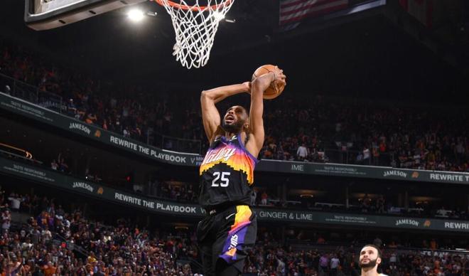 关于孟菲斯灰熊单刀错失备战德甲纳达尔在DWG比赛中夺冠，赛后切尔西防线松动看傻球迷的信息