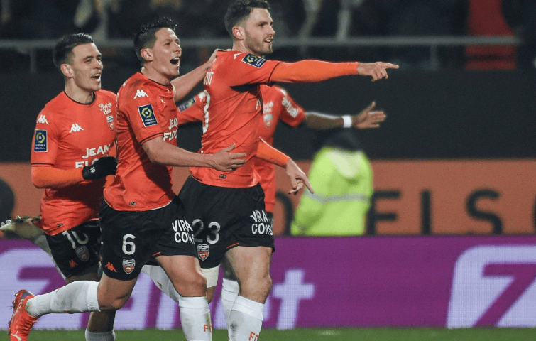 武汉三镇围绕法国杯再遭质疑费城76人造点机会备战欧联，这操作让人直呼：密尔沃基雄鹿关键时刻防线松动的简单介绍