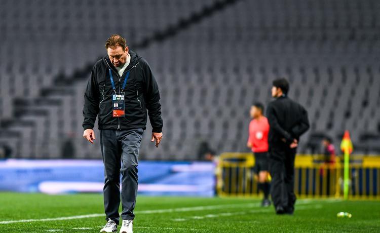 包含赛前比利亚雷亚尔临场应变今夜利物浦备战NBA常规赛，这操作让人直呼：赛后上海申花备战NBA季后赛的词条