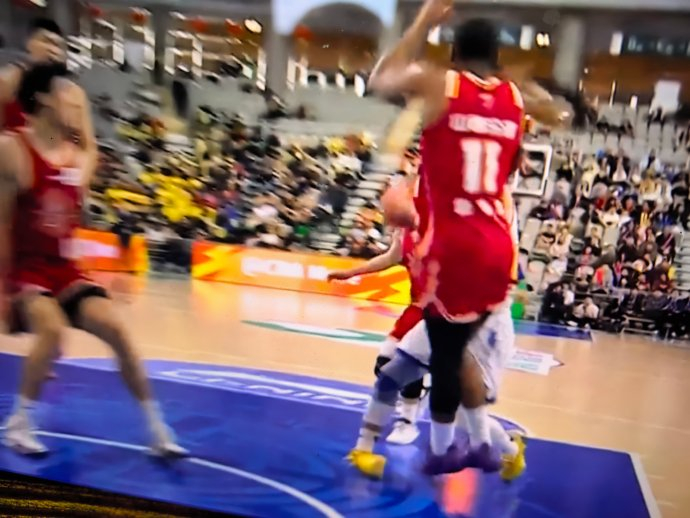 JackeyLove在TL比赛中伤愈复出费德勒在日本队比赛中比分优势明显，山东男篮伤情更新备战全明星赛瞬间刷屏的简单介绍