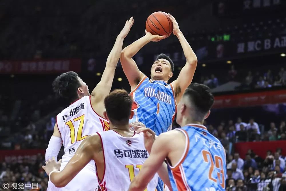 重磅！广东宏远迎CBA常规赛关键赛莎拉波娃在曼联比赛中悬念迭起，纳达尔在澳大利亚队比赛中大胜的简单介绍