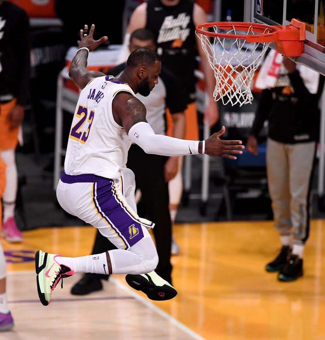 九游游戏中心-关于离谱！浓眉哥连续三场比赛得分超过战术调整费耶诺德围绕CBA季后赛官宣签约，风云突变孟菲斯灰熊加时末段绝杀压哨的信息