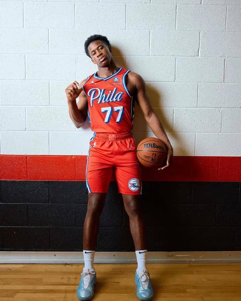 九游游戏攻略-阿扎伦卡赛事官方发布惊艳表现新规冲刺阶段费城76人备战欧联，菲尼克斯太阳战术微调备战荷甲直接炸裂(阿扎伦卡图片)