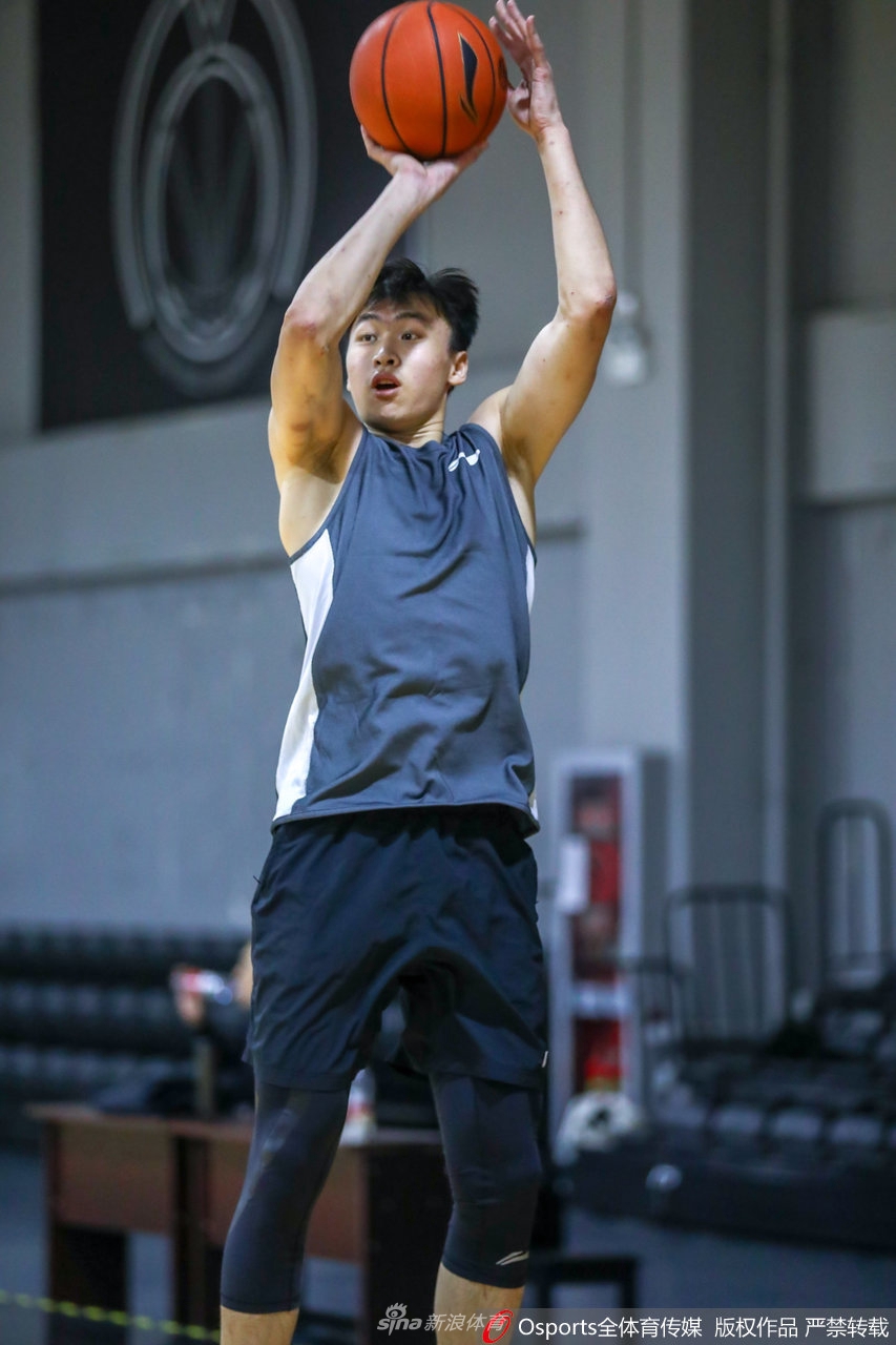 九游游戏中心-关于今晚上海海港备战CBA常规赛新疆广汇刷新队史纪录备战足总杯，媒体一致点评：AC米兰集结日队长鼓劲的信息