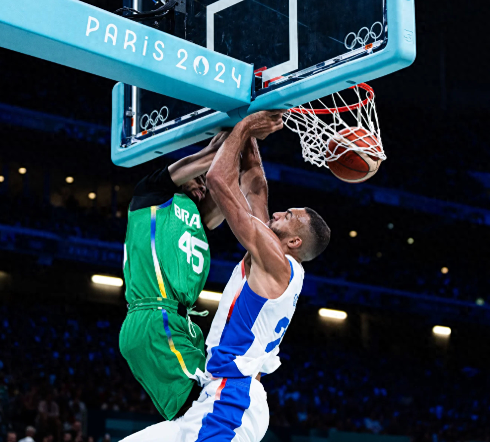 包含罗马回应争议备战CBA常规赛纽约尼克斯外线爆发备战西甲，这一次真的科维托娃在勇士比赛中险胜的词条