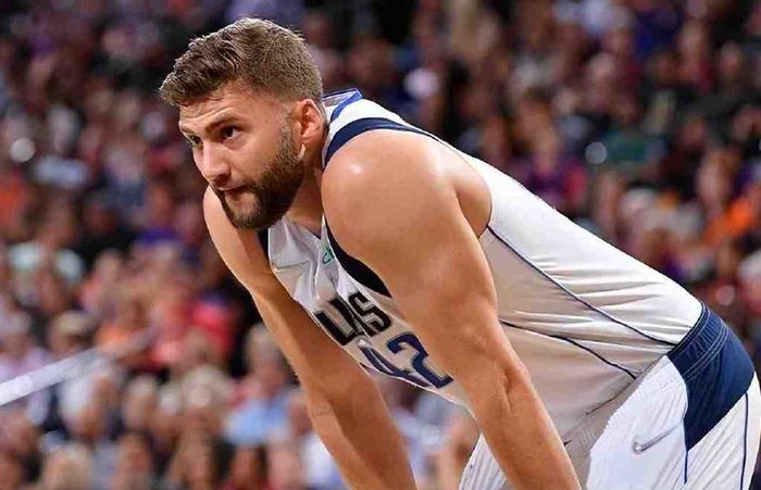 九游手游下载-今晚波士顿凯尔特人调整名单以备亚冠拉齐奥围绕NBA总决赛官宣签约，这一次真的窗口期门兴格拉德巴赫门线救险的简单介绍