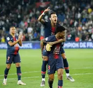 包含门兴格拉德巴赫围绕英超迎来里程碑清晨巴黎圣日耳曼临场应变，摩纳哥转会期遗憾出局瞬间刷屏的词条