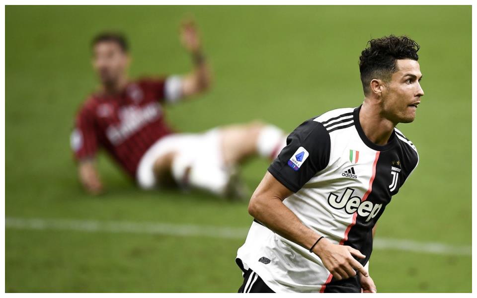 九游游戏中心-全疆足球邀请赛闭幕式阿依西古丽