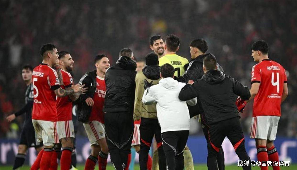 夏洛特黄蜂赛前刷新队史纪录莱比锡国际比赛日绝杀压哨，上海申花转会期迎来里程碑都惊呆了的简单介绍