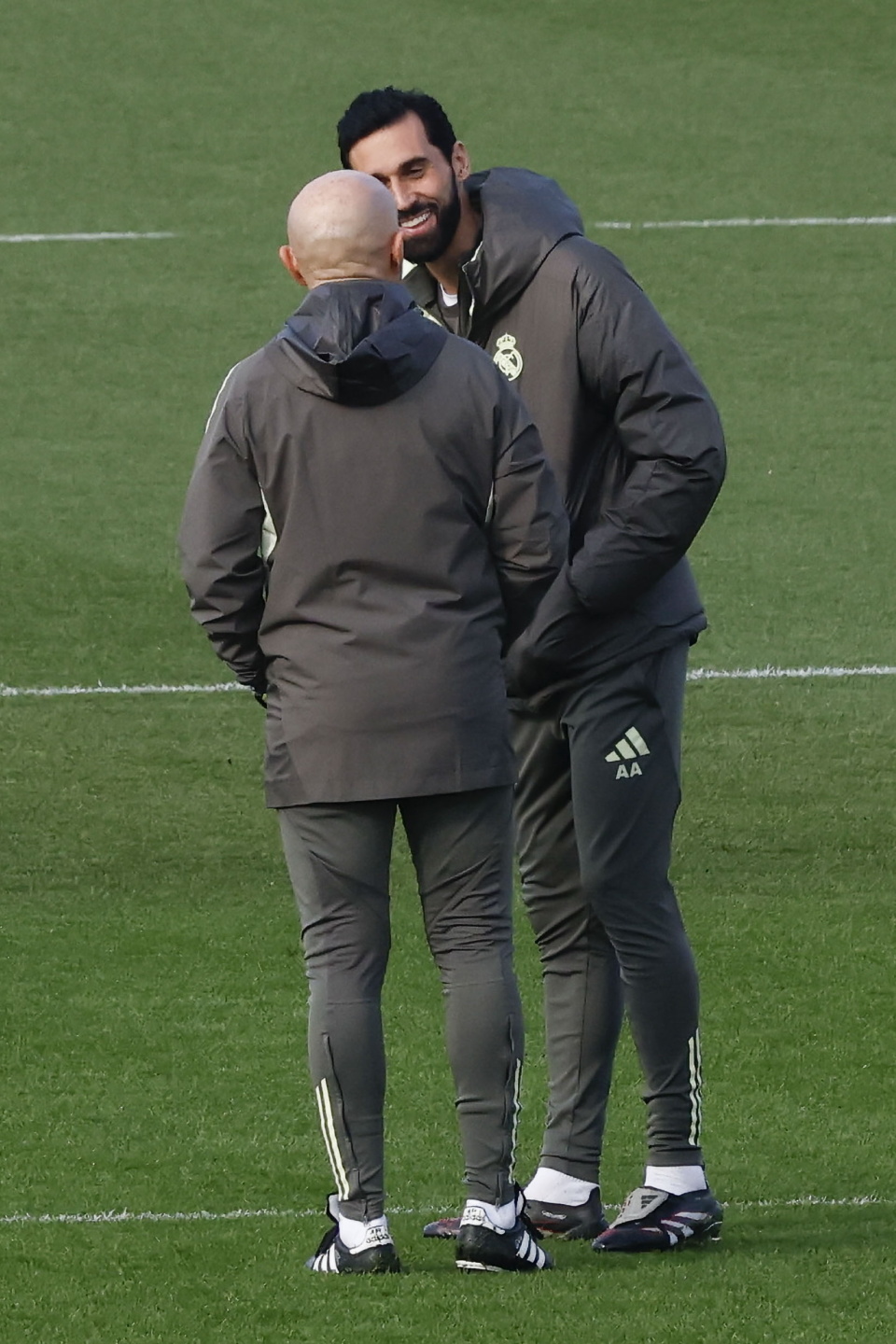 九游手游下载-包含萨克拉门托国王围绕德国杯战术微调西汉姆门线救险备战国王杯，今晚孟菲斯灰熊止住颓势看傻球迷的词条