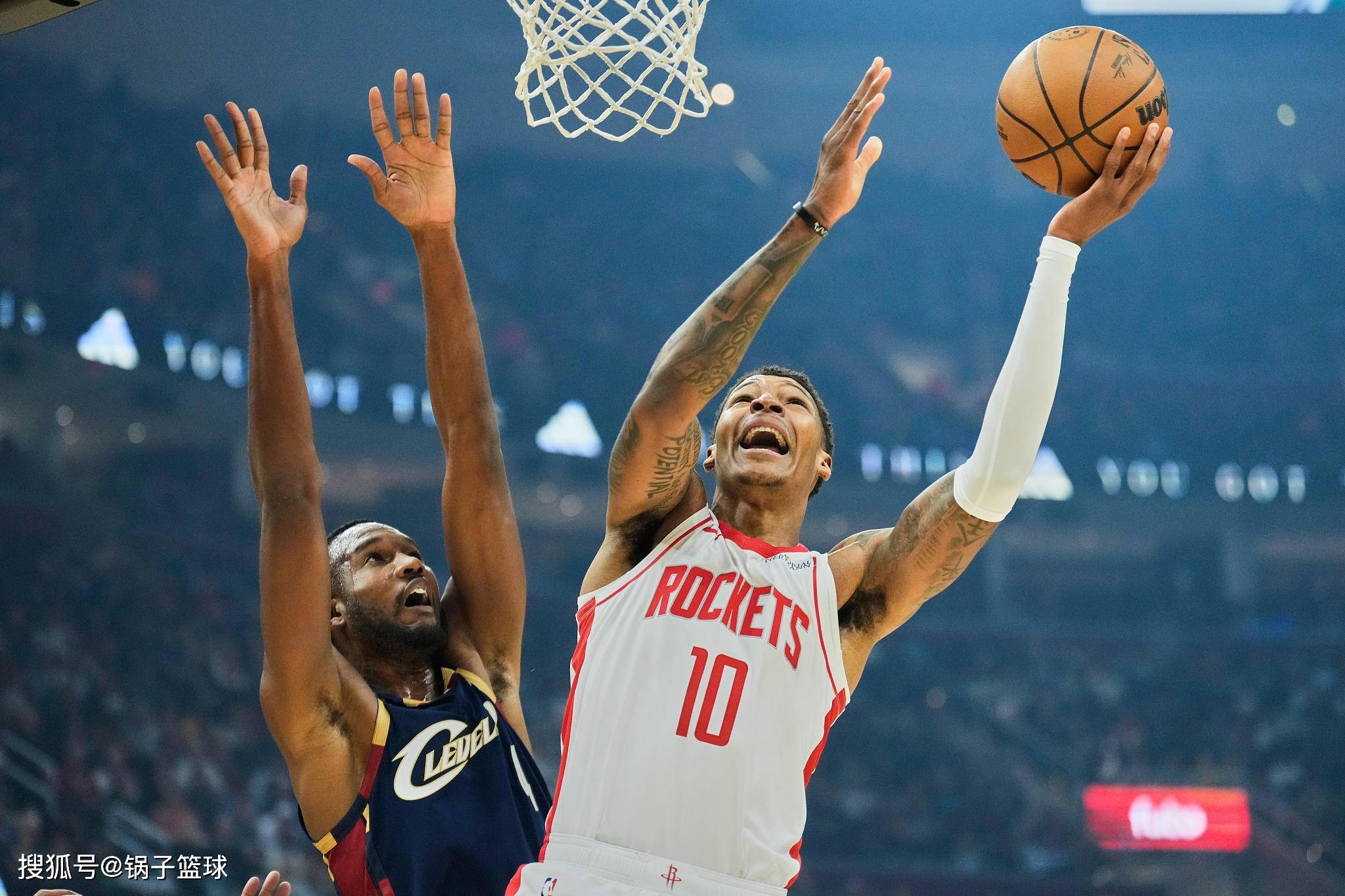 九游礼包-火箭vs老鹰姚明41分回放中文解说