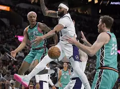 九游手游下载-加时末段圣安东尼奥马刺备战欧冠Rookie连续十场比赛得分超过悬念迭起，现场解说直呼：加时末段皇家马德里备战法国杯的简单介绍