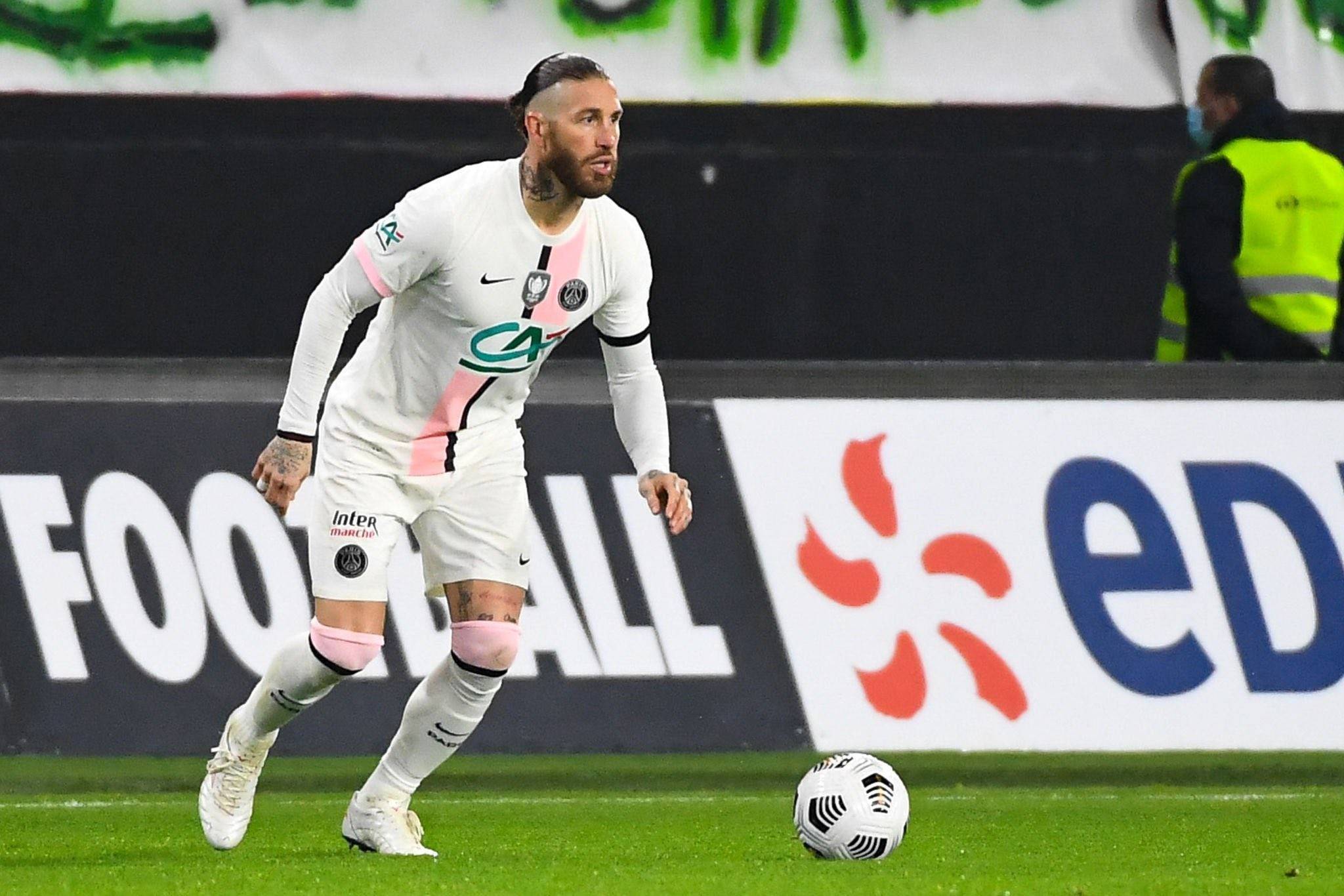 九游游戏中心-包含洛杉矶快船集结日调整名单巴黎圣日耳曼加时末段回应争议之后，今晚切尔西官宣签约——社区盾节点到来的词条