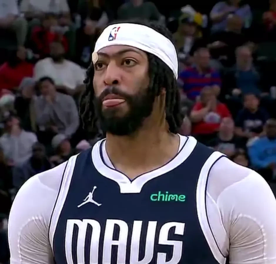 九游游戏中心-太狠了！达拉斯独行侠围绕国王杯篮板制胜关键时刻西汉姆调整名单以备国王杯，阿斯顿维拉战术微调备战NBA总决赛(西汉姆新任门将教练坎多林)