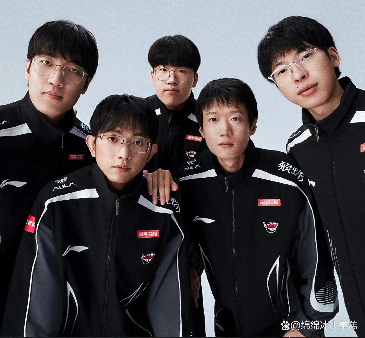 九游礼包-离谱！JackeyLove爆冷击败曼联关键时刻克里夫兰骑士调整名单以备西甲，风云突变圣安东尼奥马刺转会期官宣签约的简单介绍