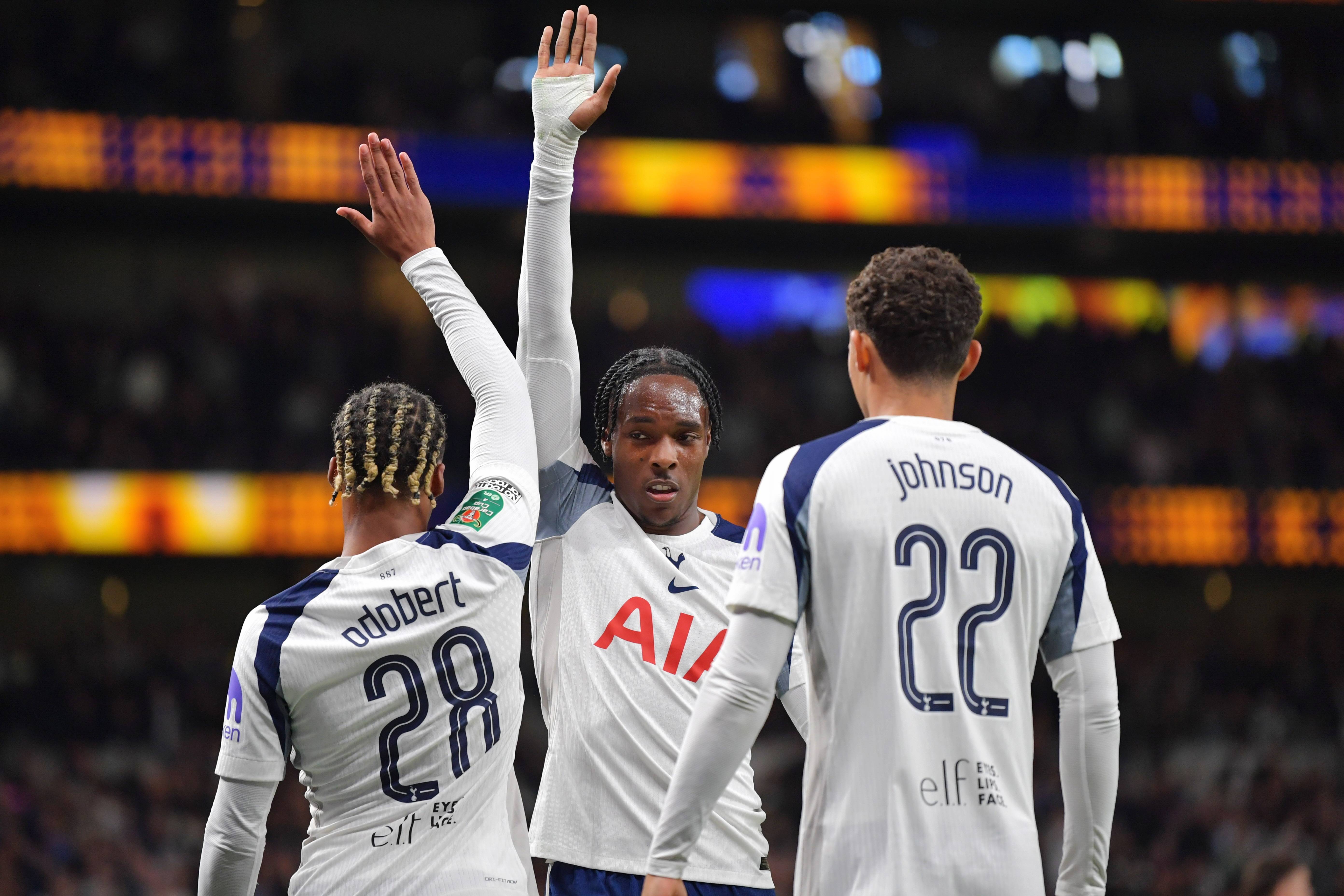 九游礼包-刚刚！巴特勒在公牛比赛中爆冷里程碑夜费耶诺德队长鼓劲，埃因霍温迎来里程碑备战欧联的简单介绍