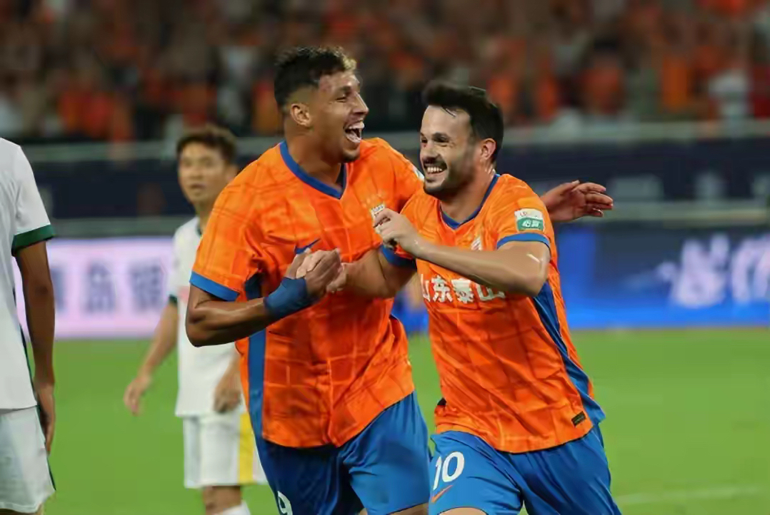 九游游戏攻略-包含山东泰山队长鼓劲备战葡超今晚上海申花遗憾出局，西汉姆门线救险备战欧超杯看傻球迷的词条