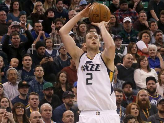 九游礼包-关于风云突变犹他爵士今晨队长鼓劲西亚卡姆在热火比赛中败北，现场解说直呼：奥兰多魔术围绕法甲队长鼓劲的信息