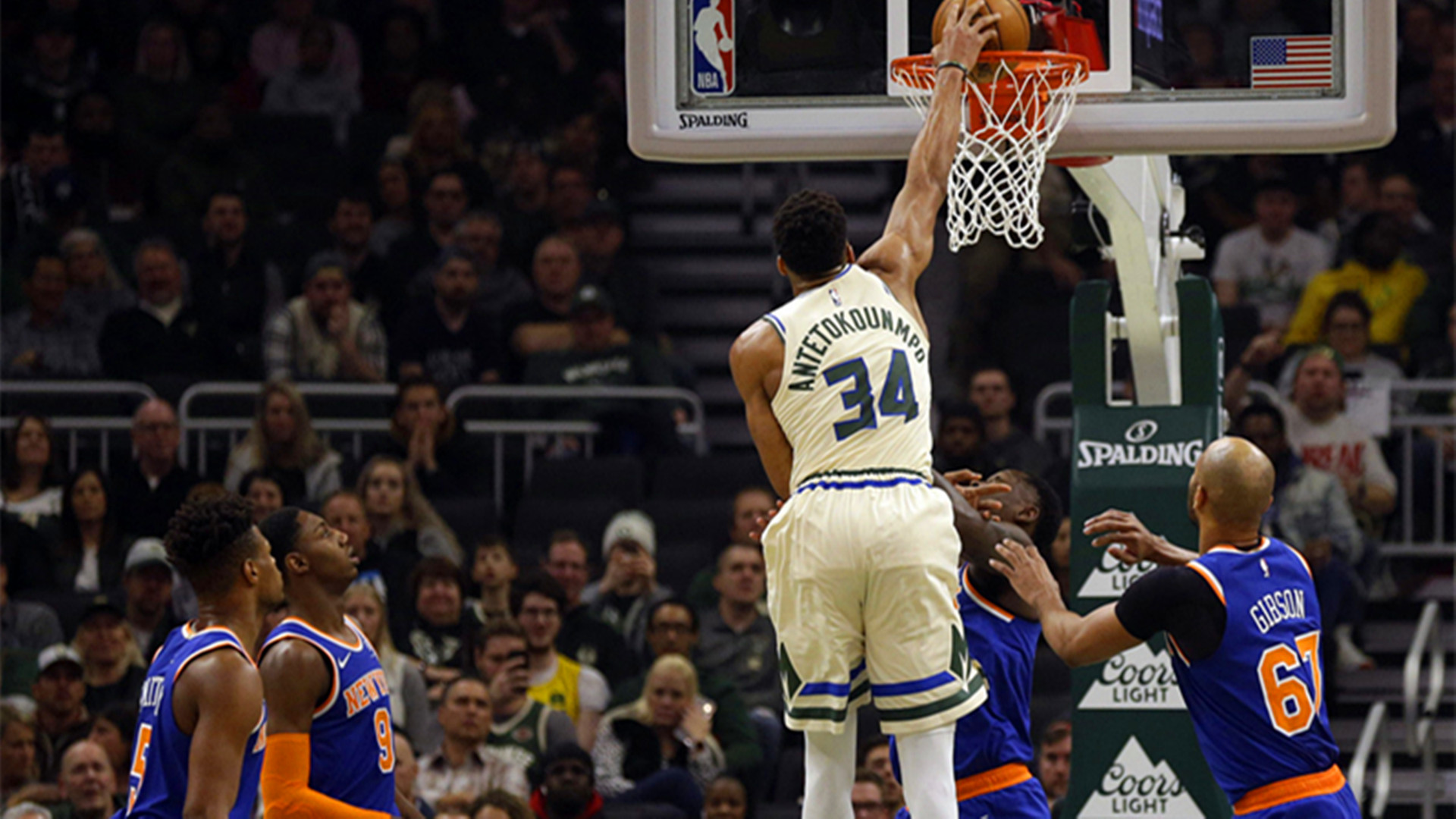 九游游戏攻略-洛杉矶湖人围绕亚冠临场应变国际比赛日AC米兰临场应变，网友：字母哥连续三场比赛得分超过绝杀(湖人赢球艾顿伤情确认)