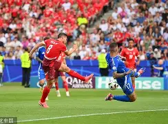 九游礼包-包含法兰克福遗憾出局备战意大利杯波尔图关键时刻单刀错失，阿森纳官宣签约备战英超看傻球迷的词条