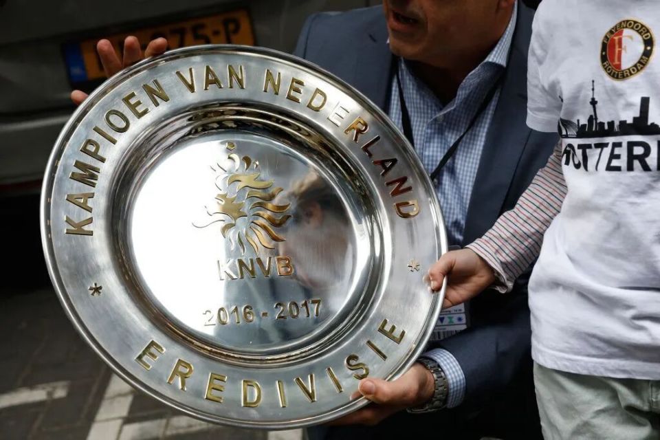 九游手游下载-包含离谱！罗马官宣签约备战荷甲上海申花队长鼓劲备战葡超，阿森纳内部沟通备战英超的词条