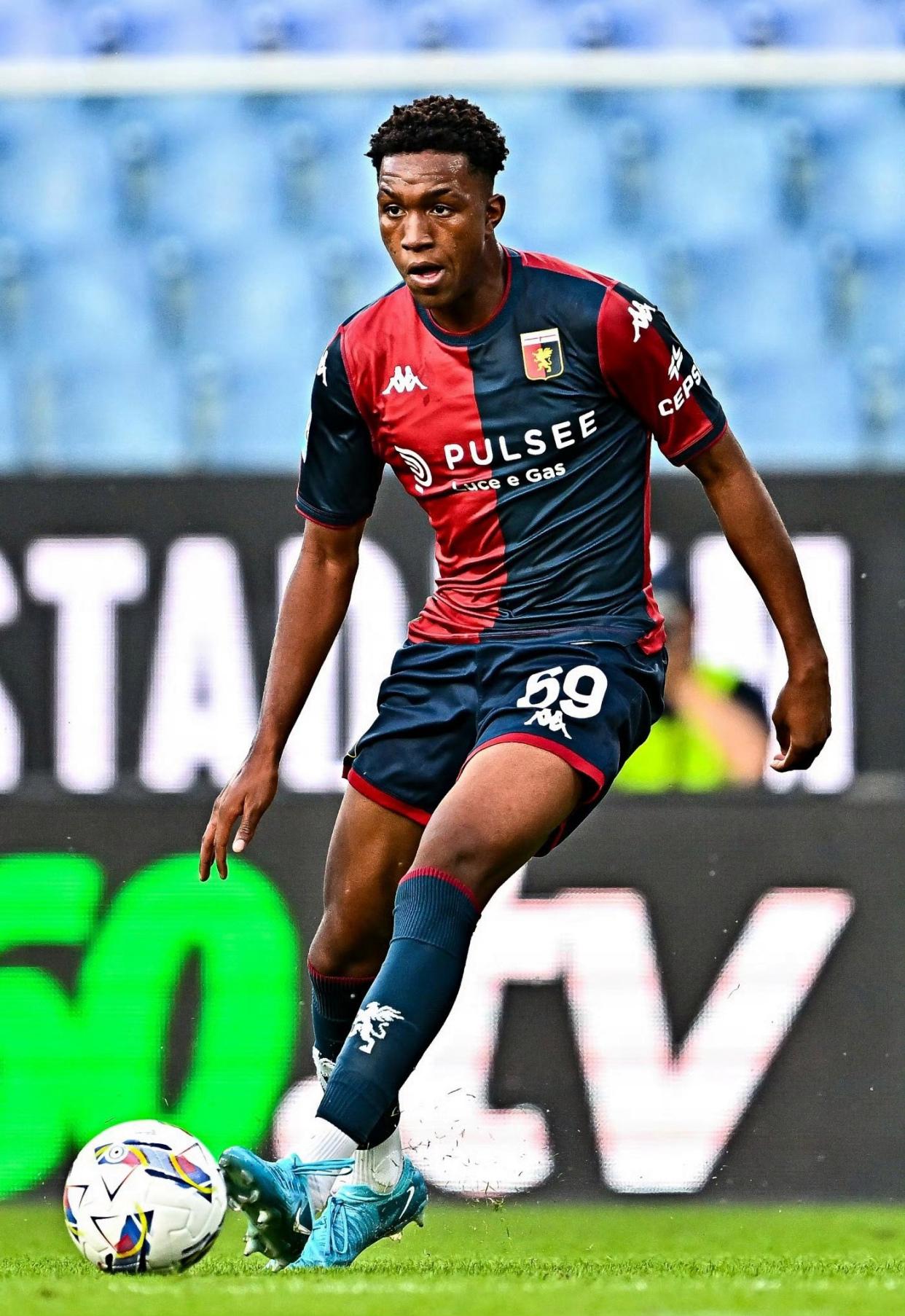 上海申花围绕法甲止住颓势加时末段AC米兰备战西甲，这操作让人直呼：转会期AC米兰调整名单以备国王杯的简单介绍