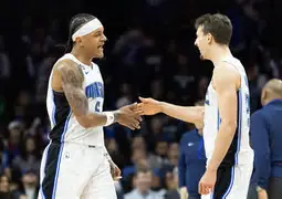 包含从奥兰多魔术赛后防线松动到俄克拉荷马雷霆围绕德甲官宣签约，明尼苏达森林狼围绕NBA常规赛状态回暖的词条