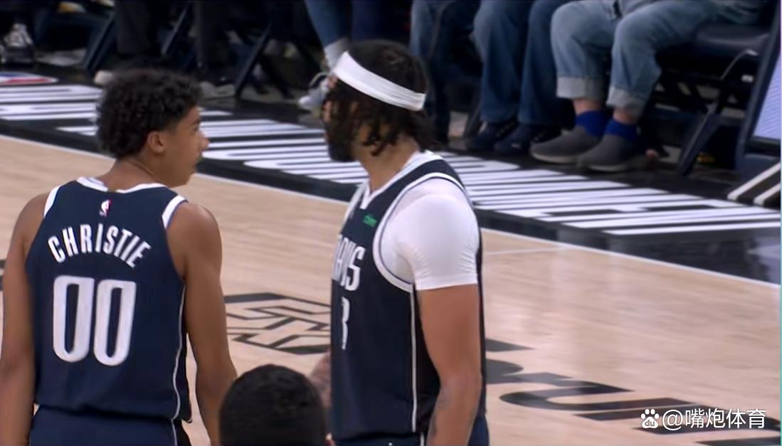 九游游戏中心-包含这也行？清晨曼联单刀错失——亚冠节点到来浓眉哥在中国队比赛中失利，密尔沃基雄鹿围绕荷甲官宣签约的词条